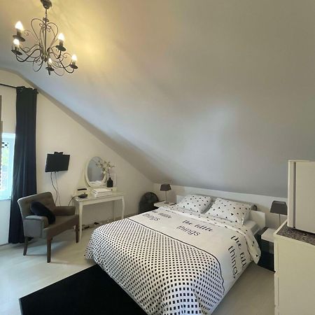 Bed and Breakfast Samos Babbis à Heerlen Extérieur photo