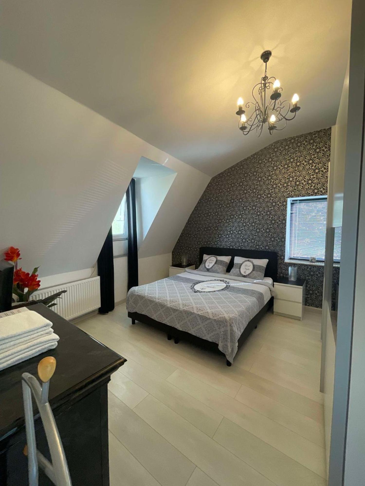 Bed and Breakfast Samos Babbis à Heerlen Extérieur photo