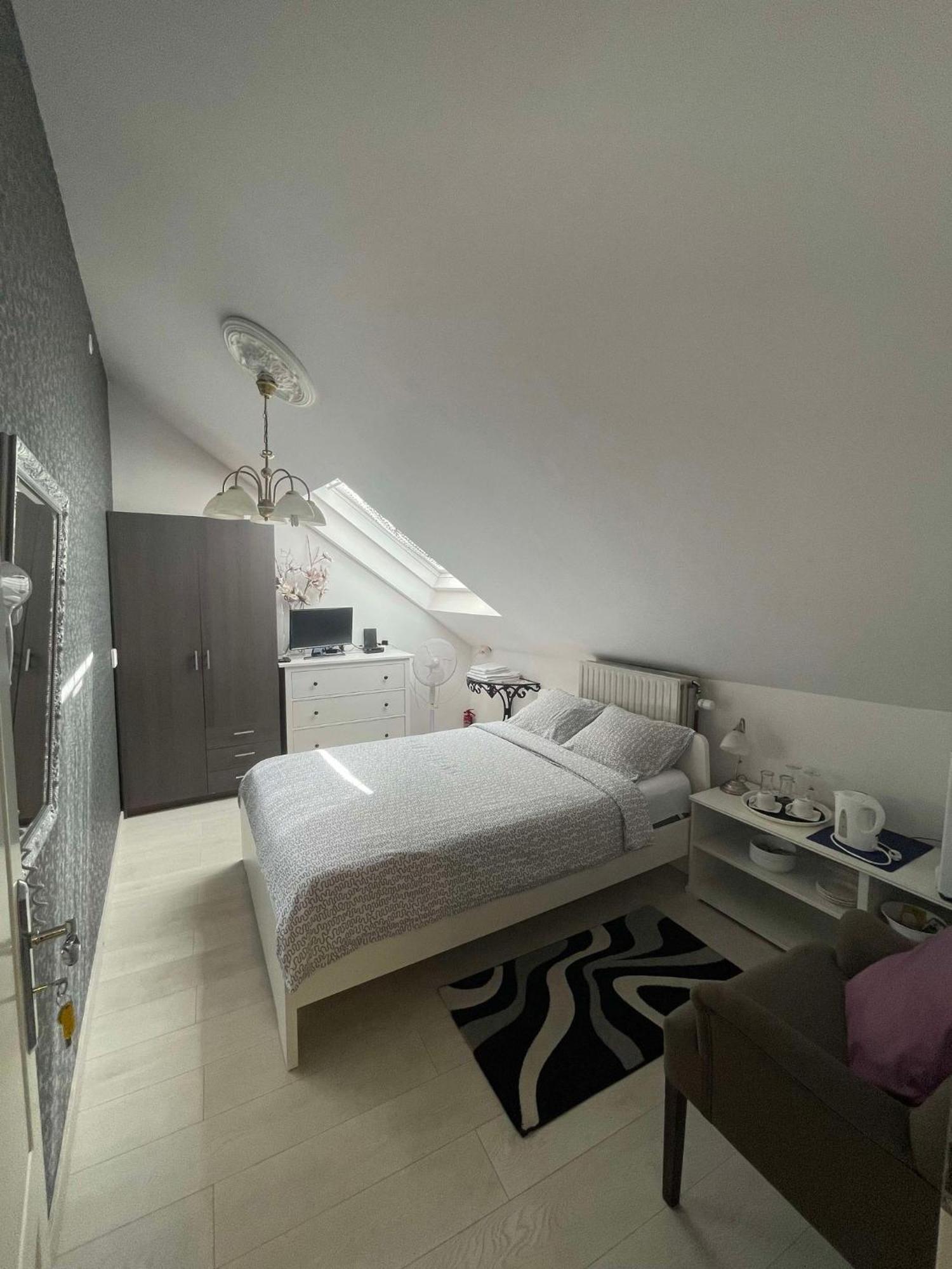 Bed and Breakfast Samos Babbis à Heerlen Extérieur photo